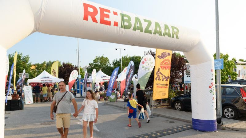 rebazaar1.jpg